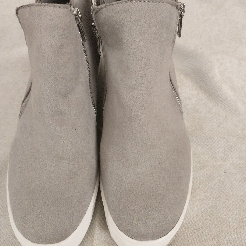 Ladies shoes